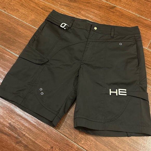 Heliot Emil Black cargo Shorts size 44(waist30) - Picture 6 of 11